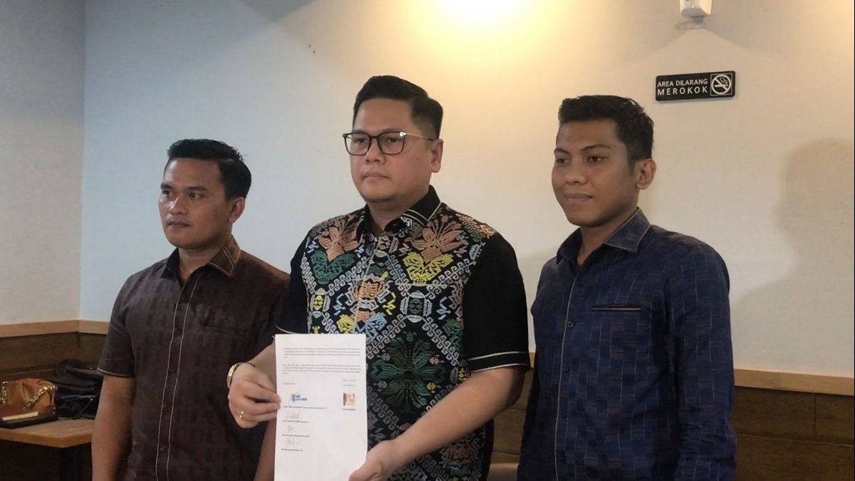 Lady Nayoan Tunjuk Kuasa Hukum, Mantap Gugat Cerai Rendy Kjaernett?