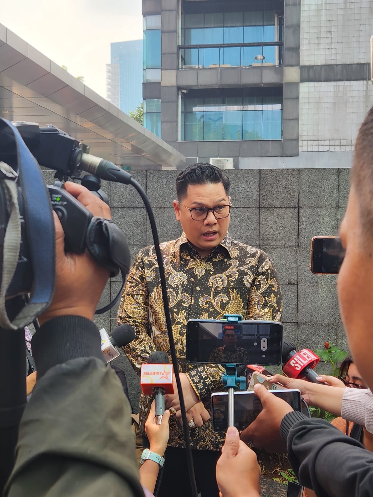 Konsultasi Sebelum Ajukan Cerai ke Rendy Kjaernett, Lady Nayoan Tak Mau Salah Langkah